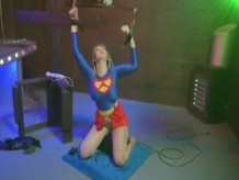 La superheroína Supergirl es capturada y
