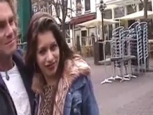 Chica aficionada holandesa folla a un conductor de él