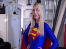 Superhéroe Supergirl batallas y derrotas criminales