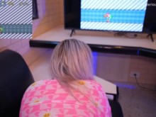 Hermanastra se la follan mientras juega a Super Mario World: (Porn) Gameplay