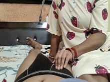 Pareja desi tiene sexo romántico por la noche, porno hindi indio