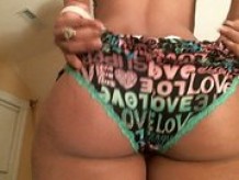 Sexy slut Lola Malone showing some ass