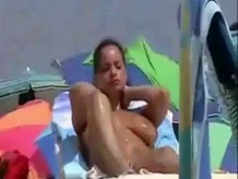 Desnuda playa big boob sexy morena show