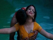 Hot Mamatha romance con novio en la piscina-1