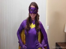 Superheroína batgirl engañada para ser