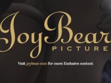 JoyBear - Mucho placer para la morena voluptuosa