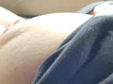 Nena hermosa con grandes tetas naturales me permite usarla gratis en el auto