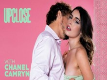 DE CERCA - Los asombrosos juegos previos de la guapa Chanel Camryn conducen a ORGASMOS MASIVOS mientras son folladas crudamente