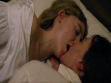 La famosa Kate Winslet en una escena de sexo lésbico en Ammonite