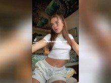 18 años influencer parpadea coño peludo en tiktok *embarsado *