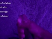 Drizzy Johnson sacudiendo esa gran polla negra gorda después del club (parte 1) (muy verbal hablando sucio)