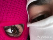 La puta joven es follada en la cama chirriante, gemidos intensos y orgasmos [audio sexual casero]
