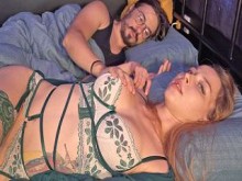 "¡Pugar de mi aire, mi aire acondicionado está roto! ¿Puedo compartir una cama contigo?" - Stepsis preguntó