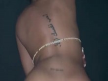 Bubble Booty Ebony no puede tomar grandes retroceso de la polla negra