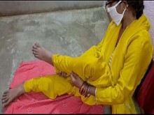 Oh, sí, hermosa y linda bhabhi ji, primer estilo de pueblo desi, entrada Mein, vista romántica completa.