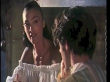 Polvo romántico en la cocina para esta pareja del pasado