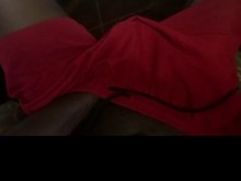 Sintiendo la polla viendo a la hermanastra limpiando