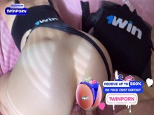 COÑO APRETADO TOMANDO UNA ENORME POLLA CON MANGA DE 12 pulgadas