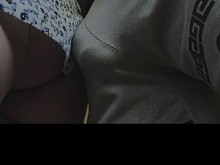 ¡Toque prohibido en el metro! Riesgos extraños y CORRIDA dentro de sus bragas de encaje