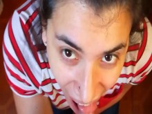 ¡Cosa hecha rápidamente! POV Mamada vestida, cumplay y traga!