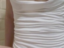 A mi novia le encanta mirar mis pequeñas tetas cuando hacemos tijeras.
