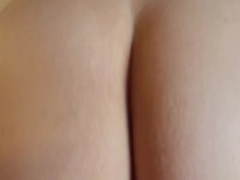 Morena con gran culo y pelo corto follada por detrás