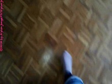 Trapeador de piso en pantimedias ** Nylonfetish **